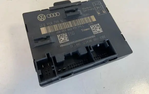 Audi Q7 4L Door control unit/module 4F0959795N 8K0959795C