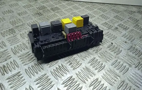 Mercedes-Benz GLA W156 Fuse module A2469067100