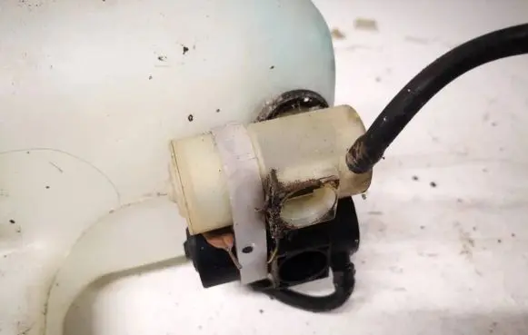 Ford Mondeo MK IV Windscreen/windshield washer pump