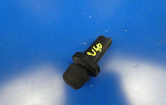 Volvo V40 Tailgate check strap stopper 