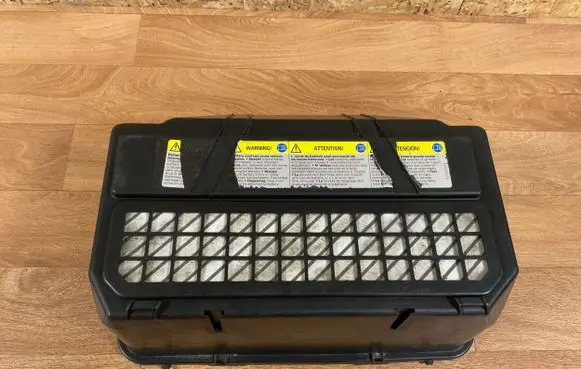 Volkswagen Touareg I Battery box tray 7L6915430A