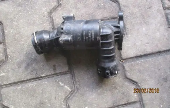 Thermostat/thermostat housing
