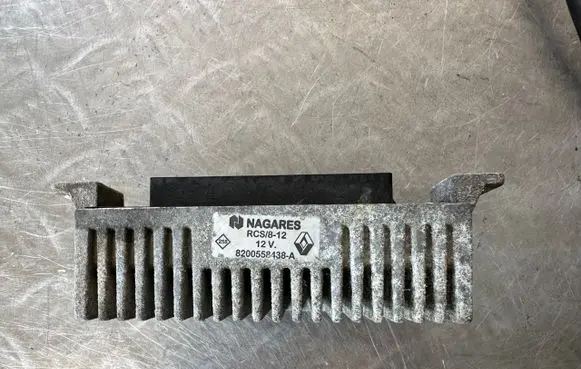 Renault Scenic III - Grand scenic III Glow plug pre-heat relay 8200558438A