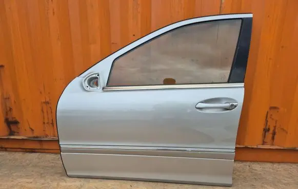 Mercedes-Benz C W203 Front door 