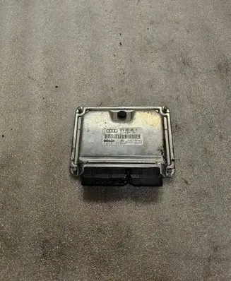 Audi A6 S6 C5 4B Engine control unit/module 8E0907401M 1039S02764 0281011255