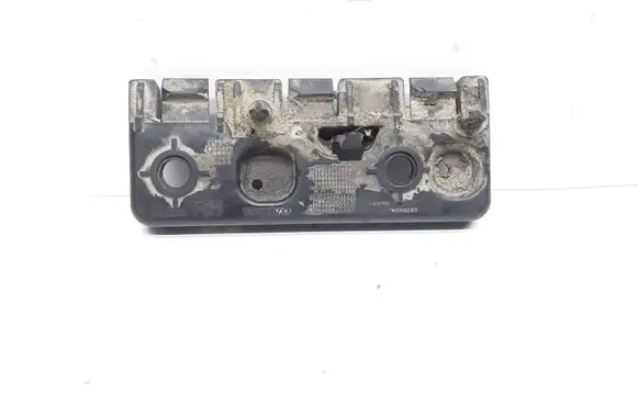 Volvo XC90 Fender mounting bracket 31378135