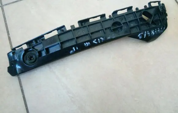 Toyota Yaris Rear bumper mounting bracket 525750D272 NE17784NA3