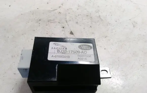 Land Rover Evoque I Window wiper interval relay BJ3217509AD