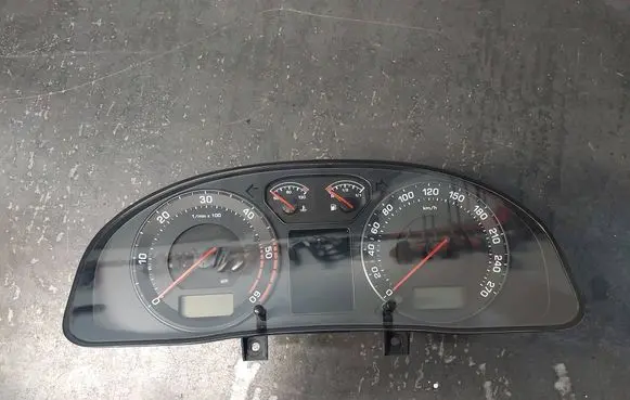 Skoda Superb B5 (3U) Speedometer (instrument cluster) 3U0920840A