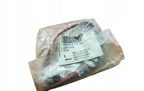 Audi Q7 4M Brake pads wear sensor 4M0615121Q