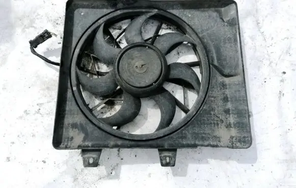 Chrysler PT Cruiser Radiator cooling fan shroud 16690200 1669-0200