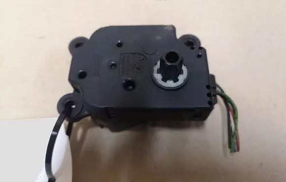 Citroen C5 Air flap motor/actuator P2861001UA42