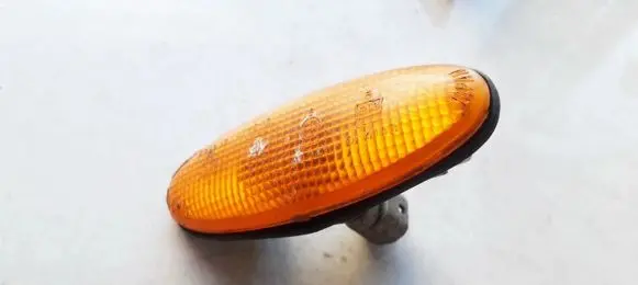 Mazda 626 Front fender indicator light 21461612 214-61612