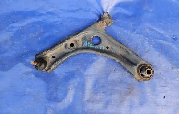 Front lower control arm/wishbone