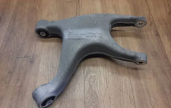 Porsche Macan (95B) Rear upper control arm/wishbone 8R0505312F