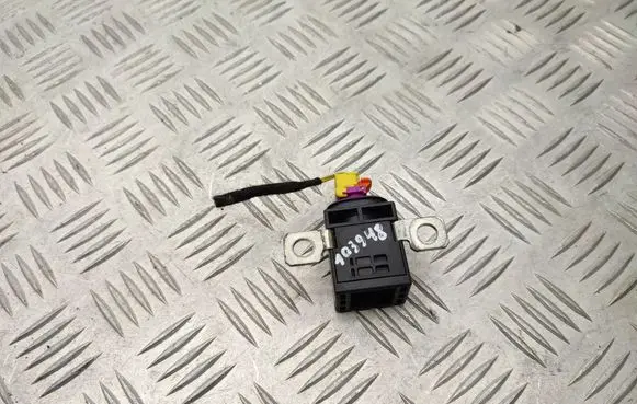 Audi Q7 4L Battery relay fuse 4F0915519
