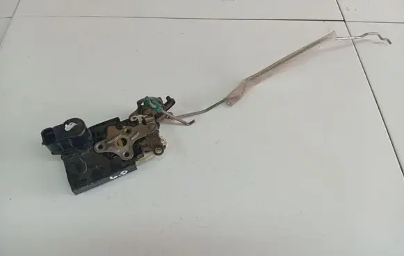 Chevrolet Blazer Rear door lock 16637560