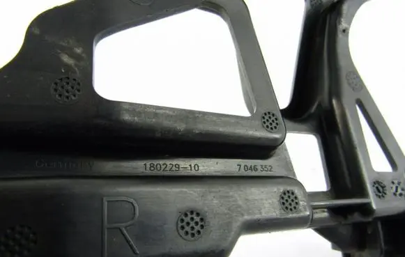 BMW 7 F01 F02 F03 F04 Radiator mount bracket 7046352