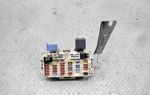 Nissan X-Trail T30 Fuse module
