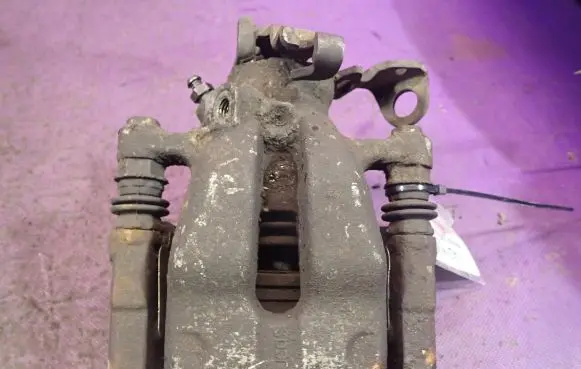Opel Astra H Rear brake caliper