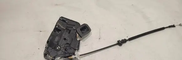 Skoda Yeti (5L) Front door lock 5K2837015D