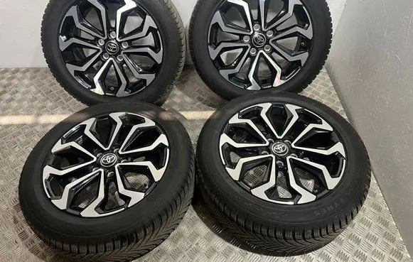 Toyota Yaris Cross R17 alloy rim 