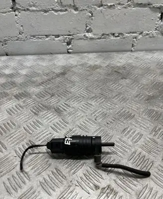 BMW X5 E70 Windscreen/windshield washer pump 6934160