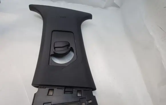 (B) pillar trim (top)