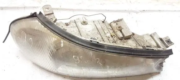 Ford Mondeo MK II Headlight/headlamp 305235323