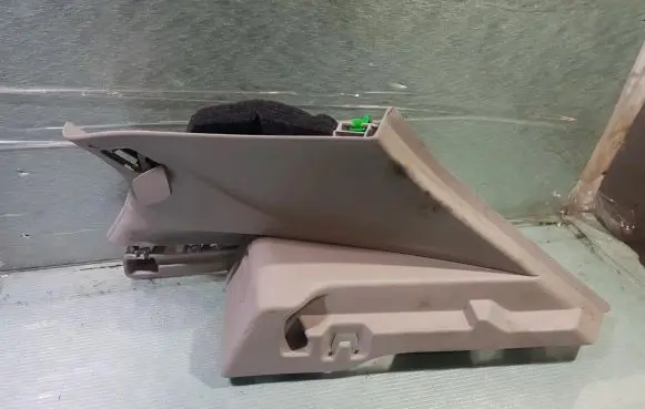 Parcel shelf load cover trim