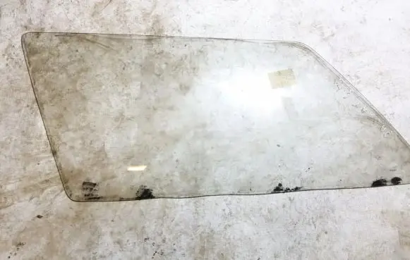Volkswagen PASSAT B2 Rear side window