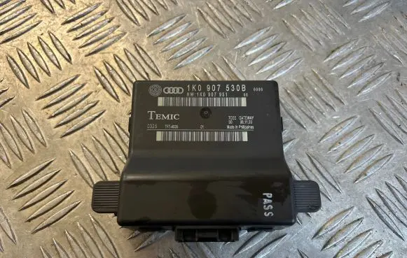 Audi A3 S3 8P Gateway control module 1K0907530B 1K0907951