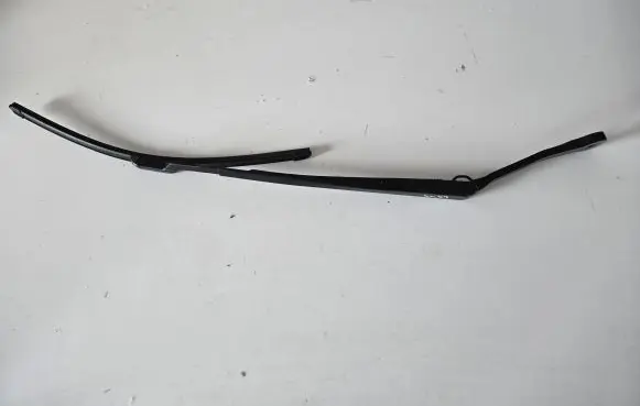 BMW X3 G01 Front wiper blade arm 7399011