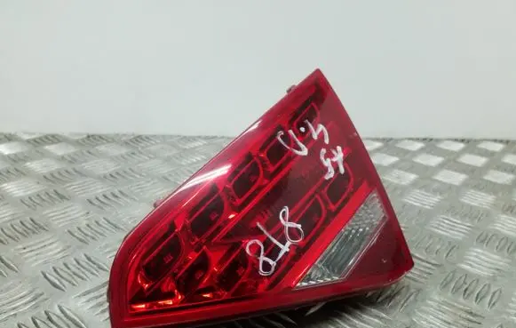 Audi A5 8T 8F Tailgate rear/tail lights 8T0945094A