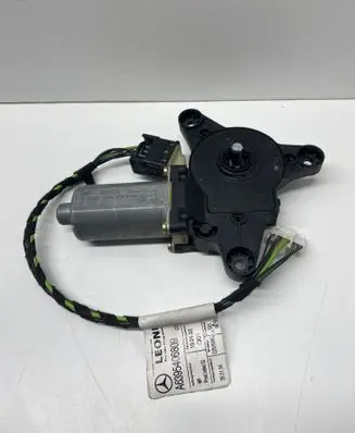 Mercedes-Benz Vito Viano W639 Front door window regulator motor 0130821941 A6395406809