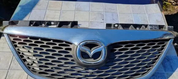 Mazda Premacy Front grill LE43B0712