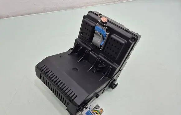 Volvo XC90 Fuse module 30786890