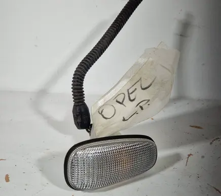 Opel Astra G Front fender indicator light 90560403