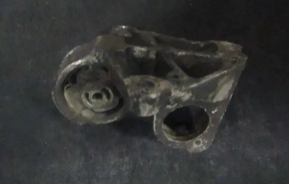 Peugeot 406 Engine mount bracket 96193563 96133053