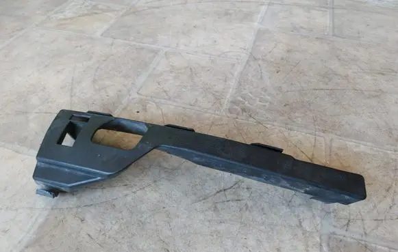 Ford Focus Front bumper mounting bracket 4M5117E856A