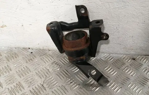 Toyota Avensis T250 Engine mount bracket 123050R010