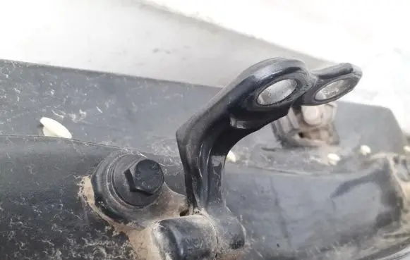 Ford Focus C-MAX Rear door lower hinge