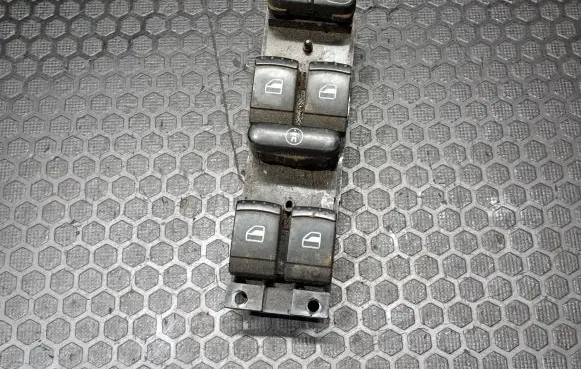 Volkswagen PASSAT B5 Electric window control switch 1J3959857
