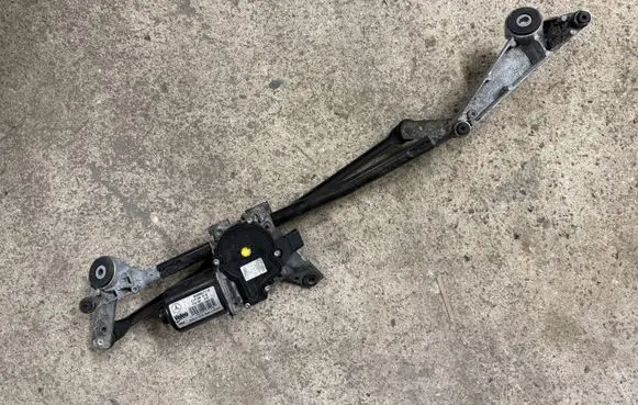 Front wiper linkage and motor
