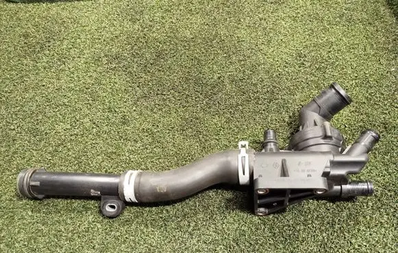 Thermostat/thermostat housing