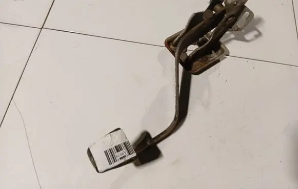 Mitsubishi Grandis Brake pedal 