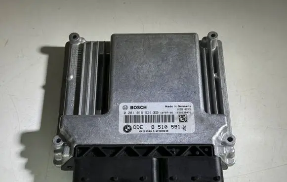 BMW 1 E81 E87 Engine control unit/module 8510591