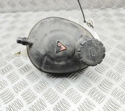 Mercedes-Benz C W205 Coolant expansion tank/reservoir A2055000049
