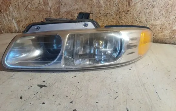 Chrysler Voyager Headlight/headlamp 