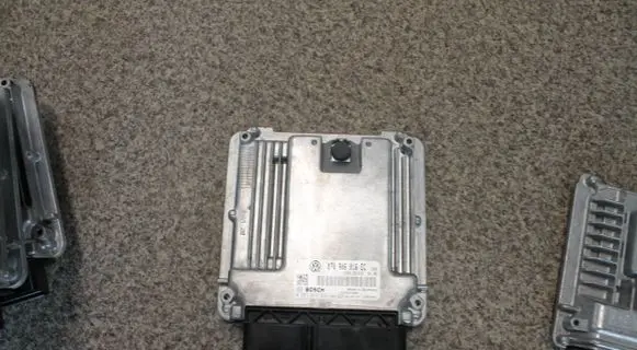Volkswagen Transporter - Caravelle T5 Engine control unit/module 070906016EC